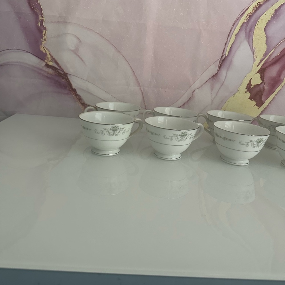 VINTAGE ROSE CHINA 2222 GAINSBOROUGH TEA CUPS SET OF  8 - MADE IN JAPAN - Picture 2 of 8